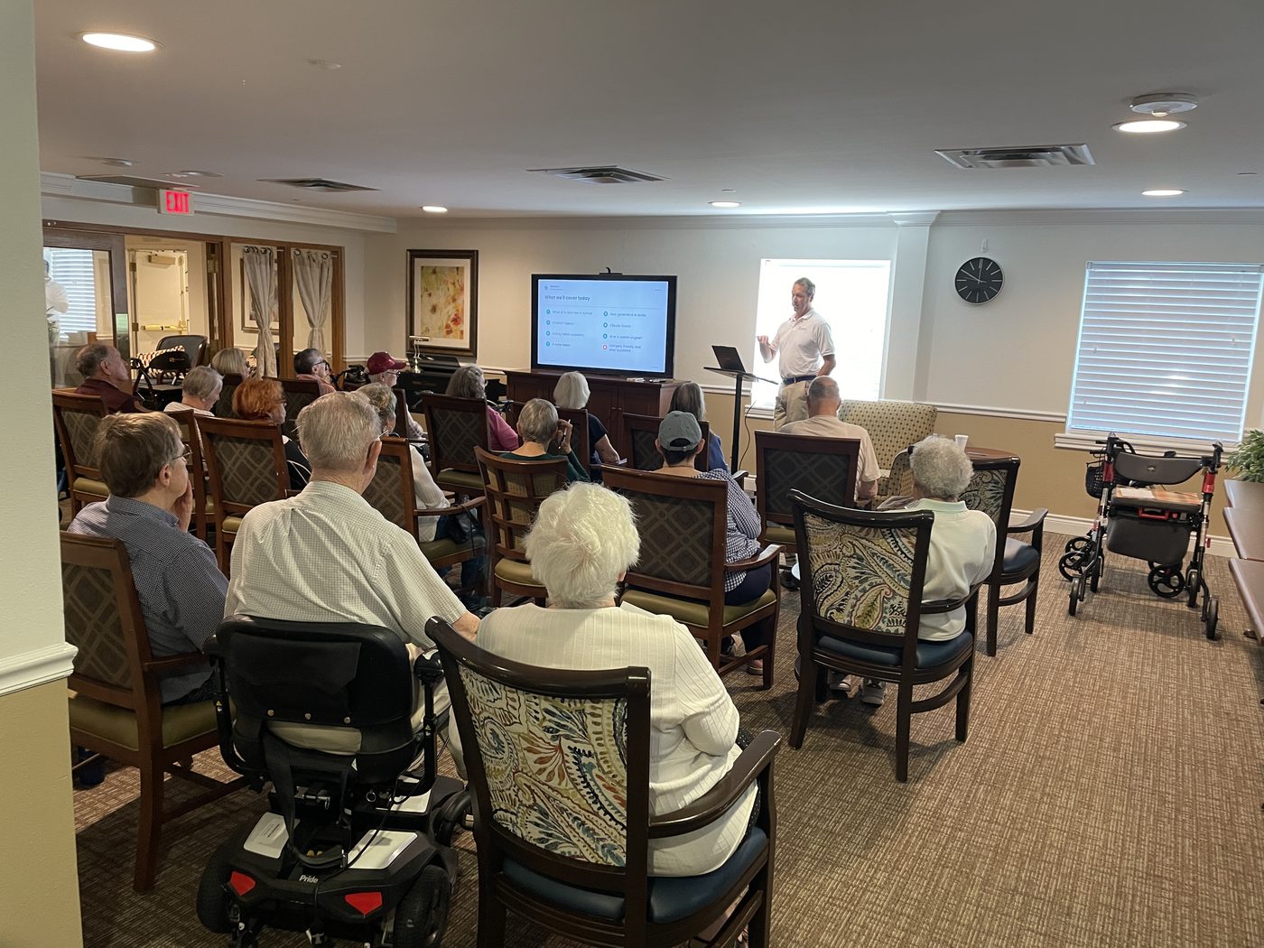 Greg presenting an AI learning session to residents at Town Village of Leawood